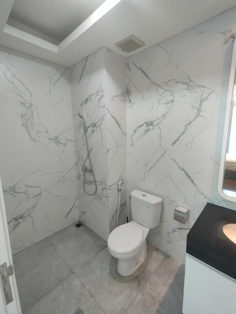 luxuries stmoritz apartment, lippomall puri indah Jakarta Exterior foto